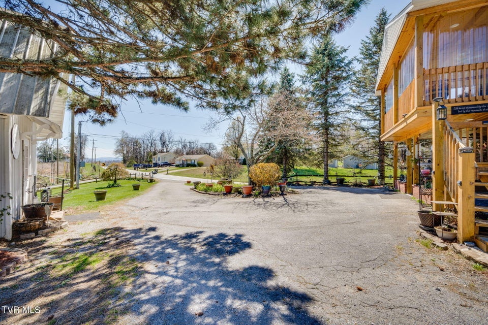 Photo #8: 283 Highway 81 N. 