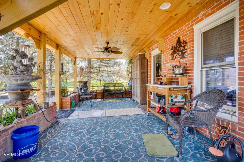 Photo #15: 283 Highway 81 N. 