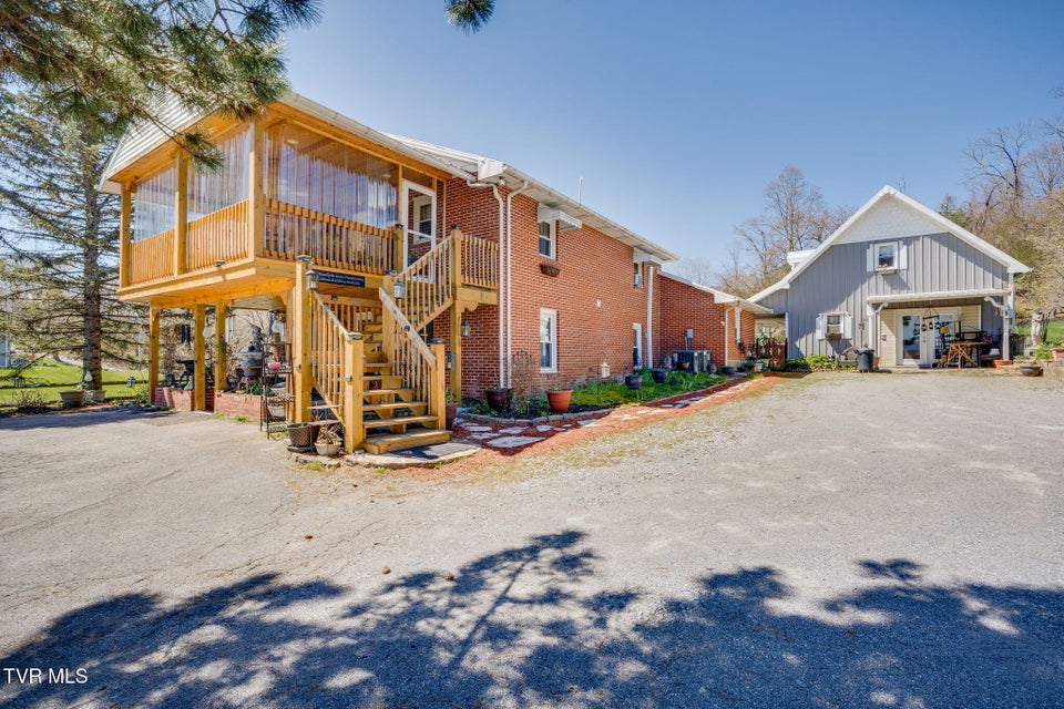 Photo #7: 283 Highway 81 N. 