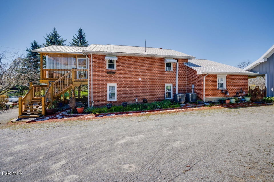 Photo #9: 283 Highway 81 N. 