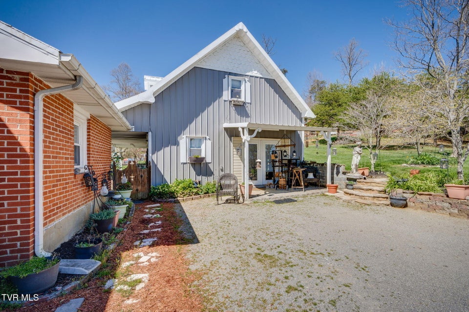 Photo #50: 283 Highway 81 N. 