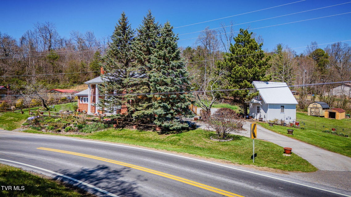 Photo #70: 283 Highway 81 N. 