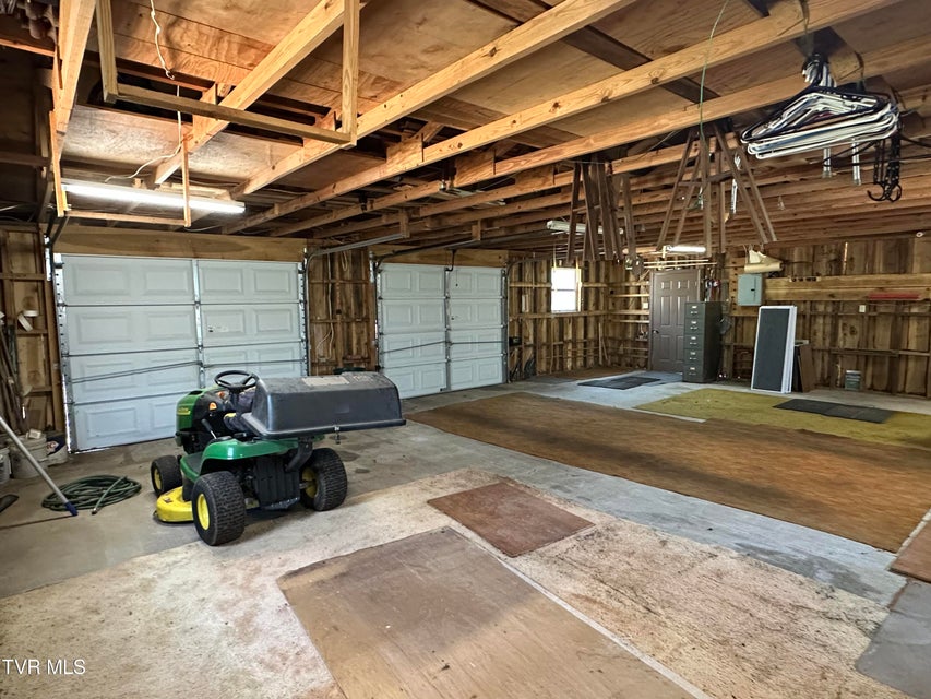 Photo #37: 6800 Allens Bridge Road