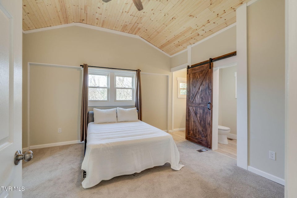 Photo #14: 907 Hopson Street