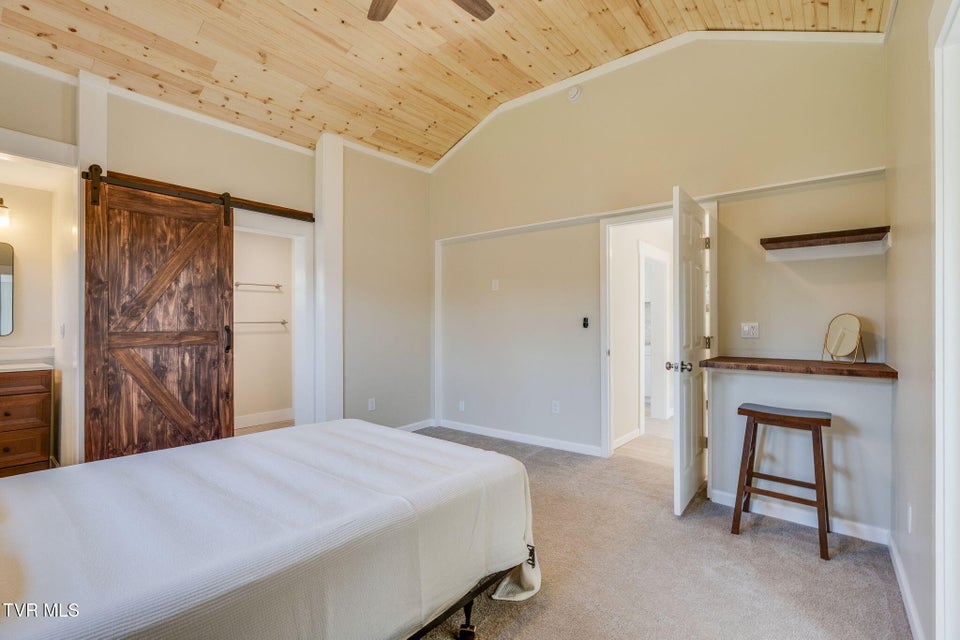 Photo #15: 907 Hopson Street