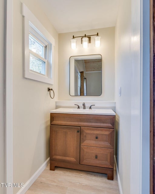 Photo #17: 907 Hopson Street