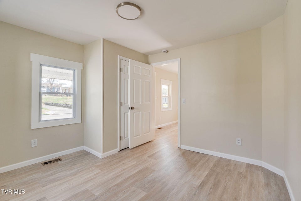 Photo #22: 907 Hopson Street