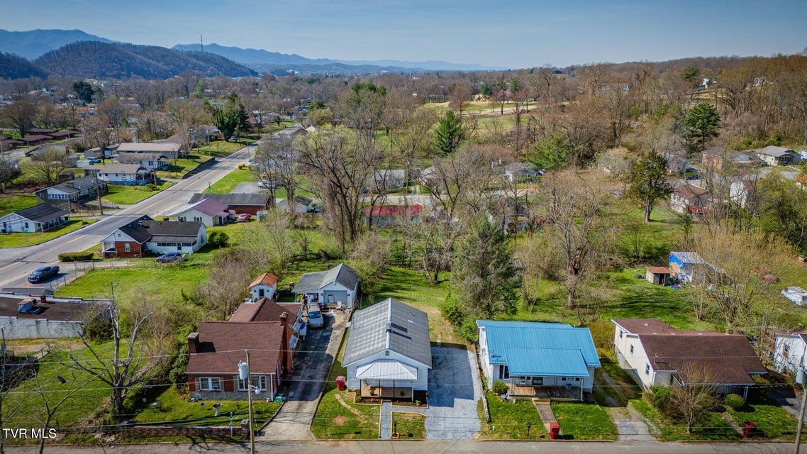 Photo #28: 907 Hopson Street