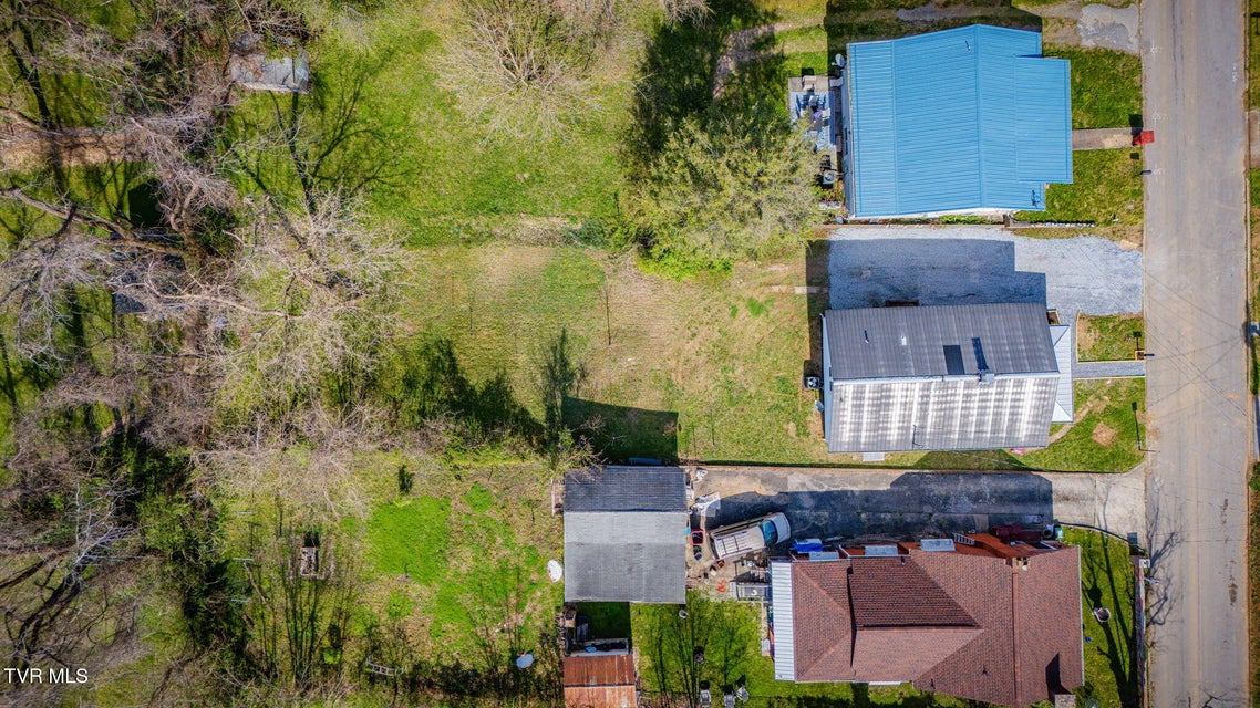 Photo #31: 907 Hopson Street