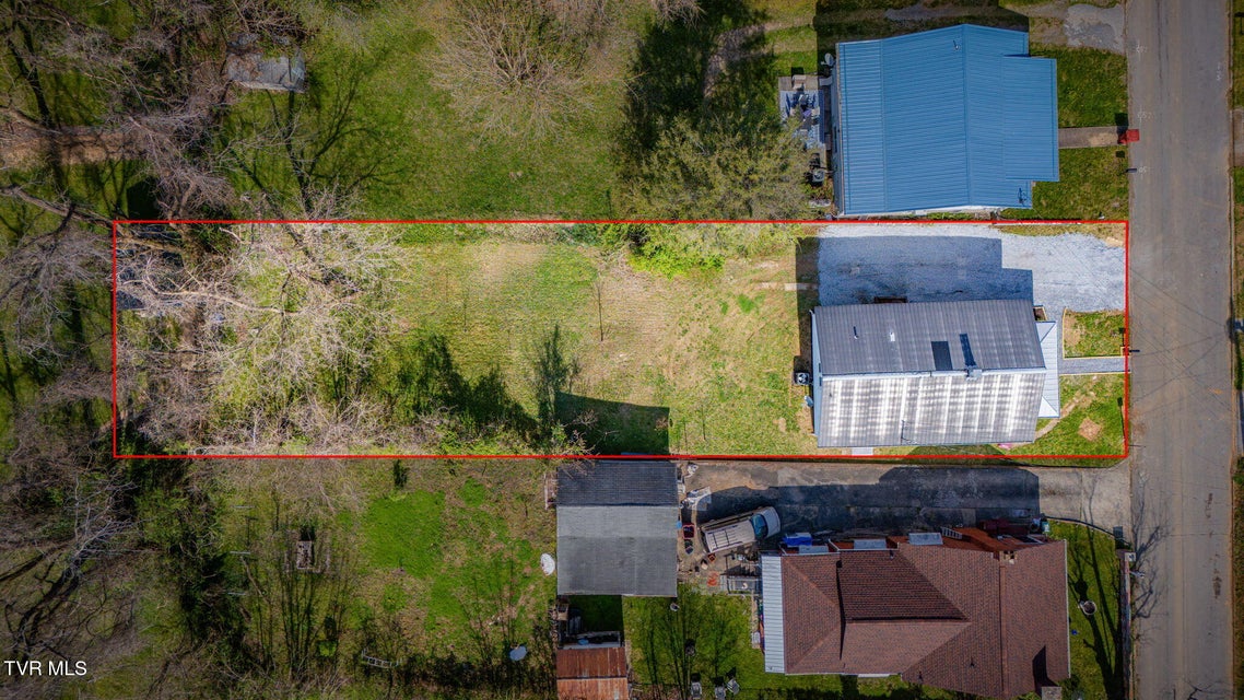 Photo #32: 907 Hopson Street