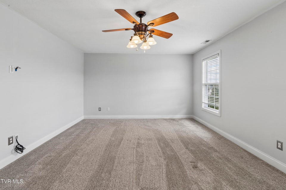 Photo #26: 401 Leesburg Road