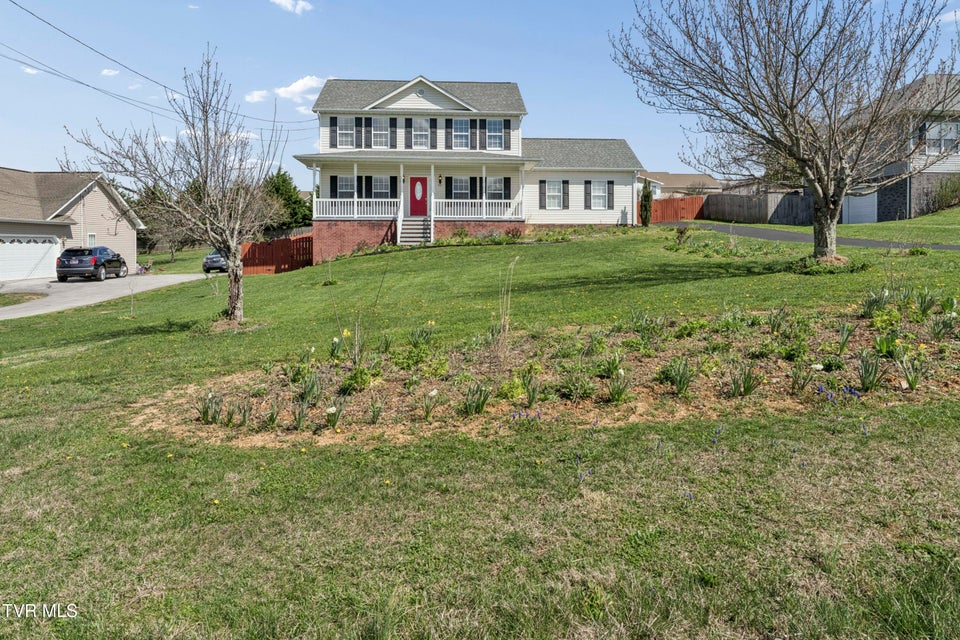 Photo #2: 401 Leesburg Road