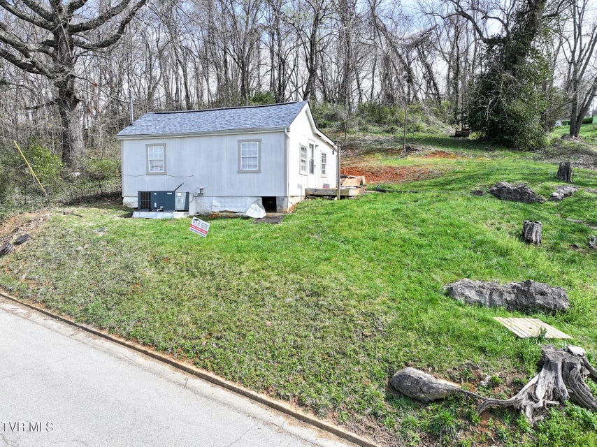 Photo #6: 346 Locust Street