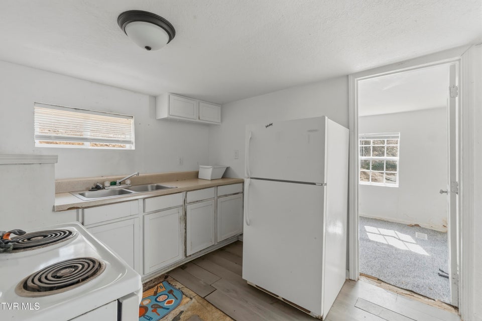 Photo #18: 346 Locust Street