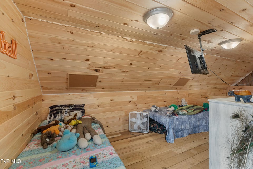 Photo #35: 2357 Hall Road