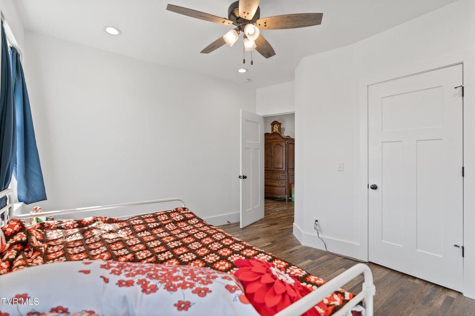 Photo #61: 811 Grassy Creek Road