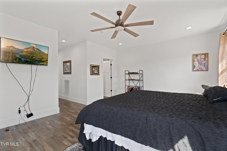 Photo #36: 811 Grassy Creek Road