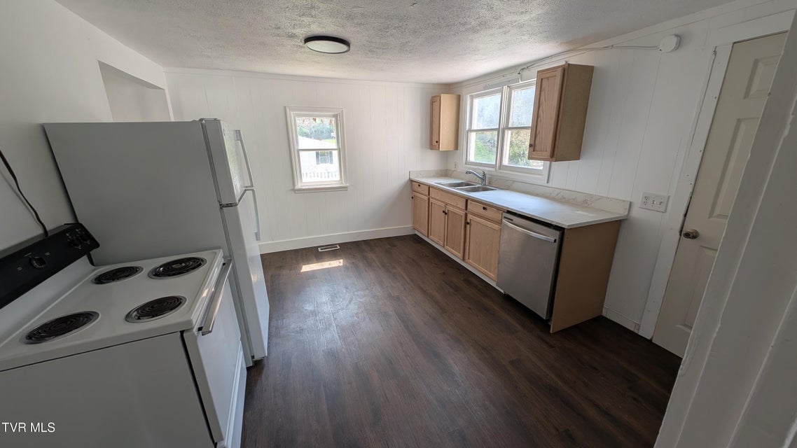 Photo #5: 1908 Darnell Drive