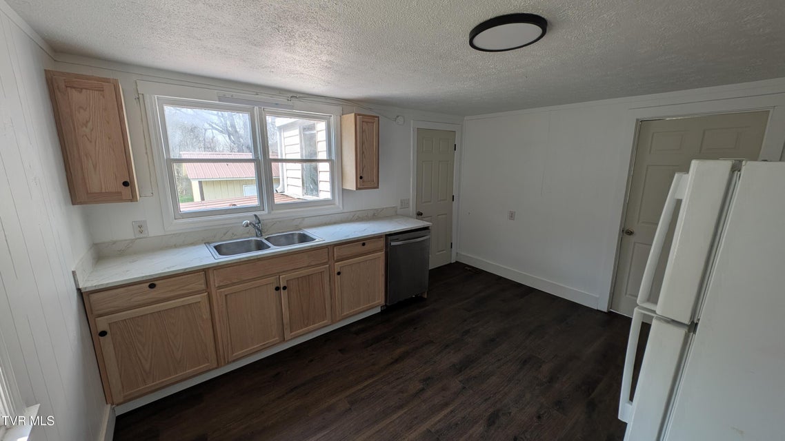 Photo #6: 1908 Darnell Drive