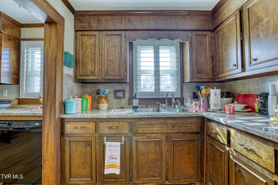 Photo #6: 1826 Kenwood Road