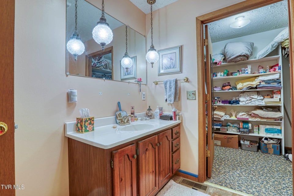 Photo #23: 1826 Kenwood Road