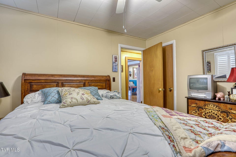 Photo #26: 1826 Kenwood Road