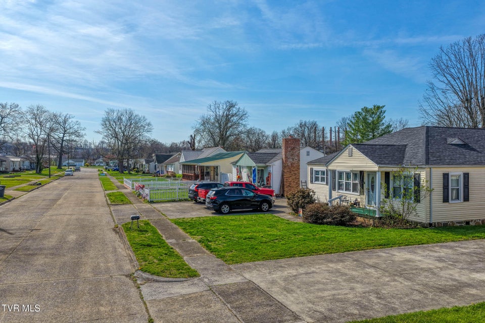 Photo #50: 1826 Kenwood Road