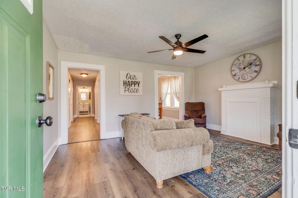 Photo #4: 2046 Carolina Avenue