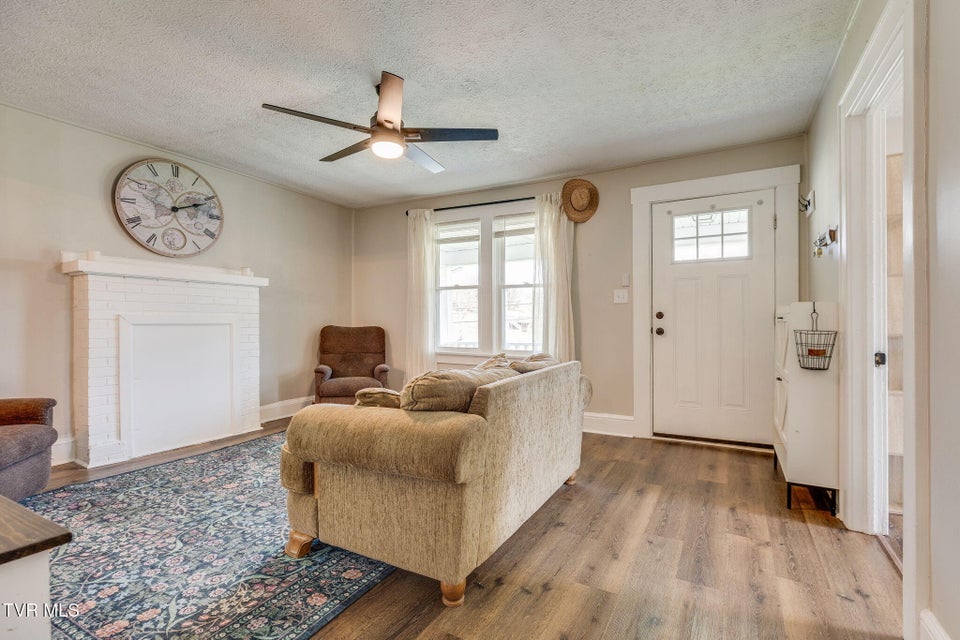 Photo #5: 2046 Carolina Avenue