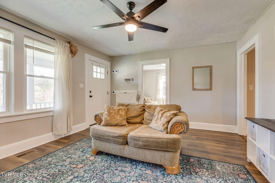 Photo #6: 2046 Carolina Avenue