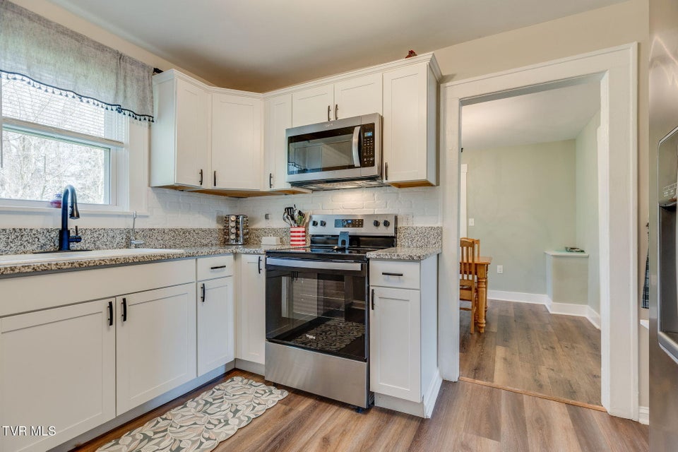 Photo #10: 2046 Carolina Avenue