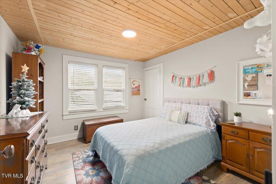 Photo #32: 1415 Church Street