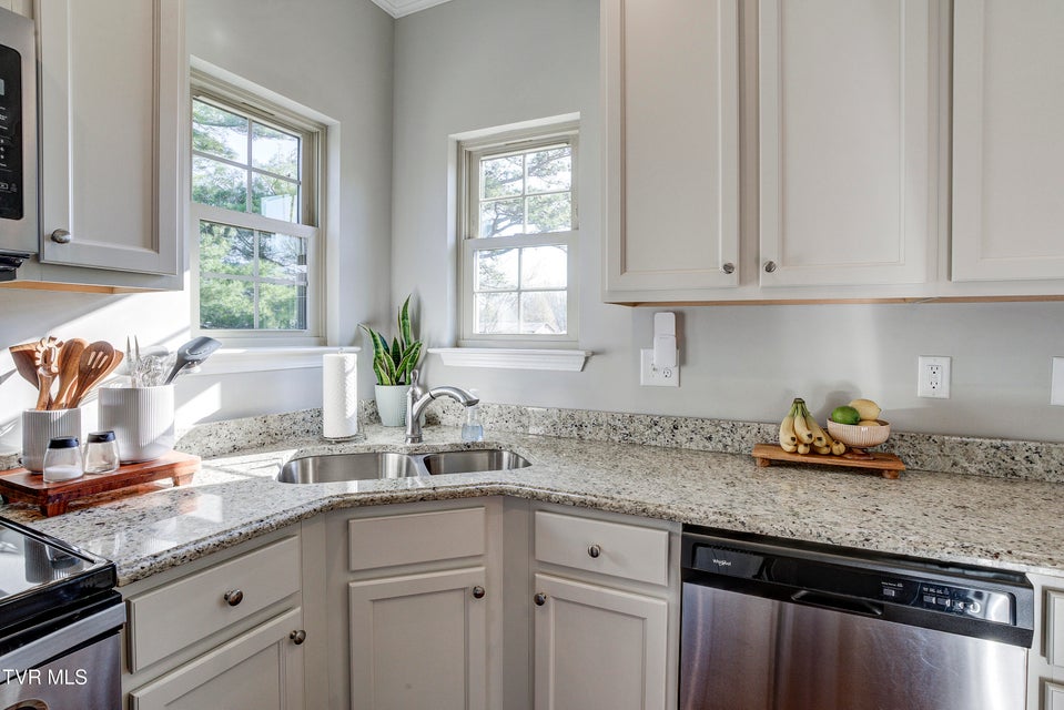 Photo #10: 120 Hopper Road