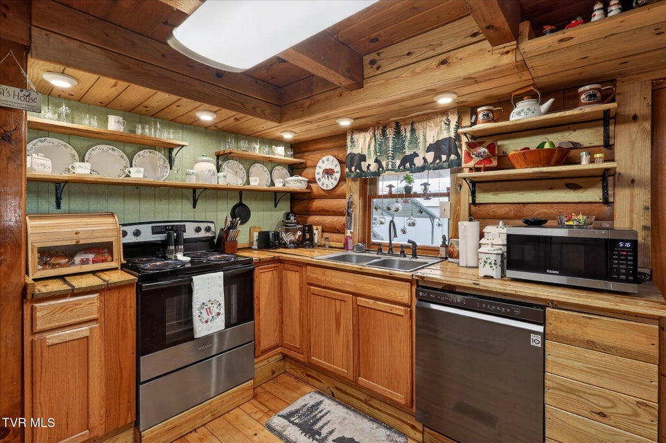 Photo #8: 250 Beaver Walk Road