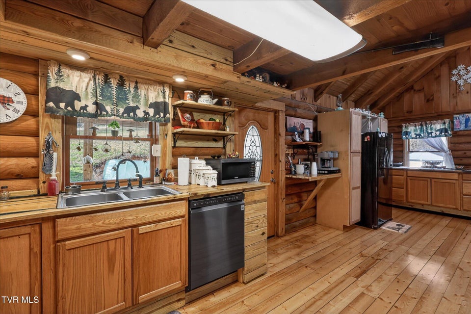 Photo #15: 250 Beaver Walk Road