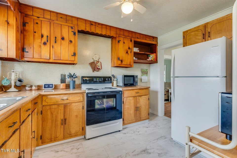 Photo #8: 1632 Paperville Road