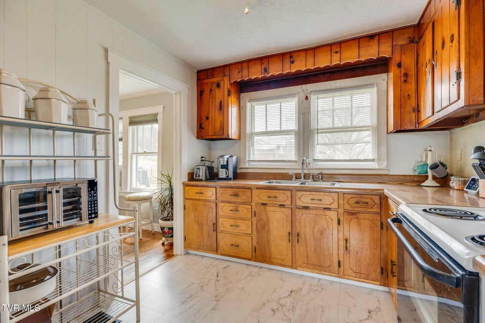 Photo #9: 1632 Paperville Road