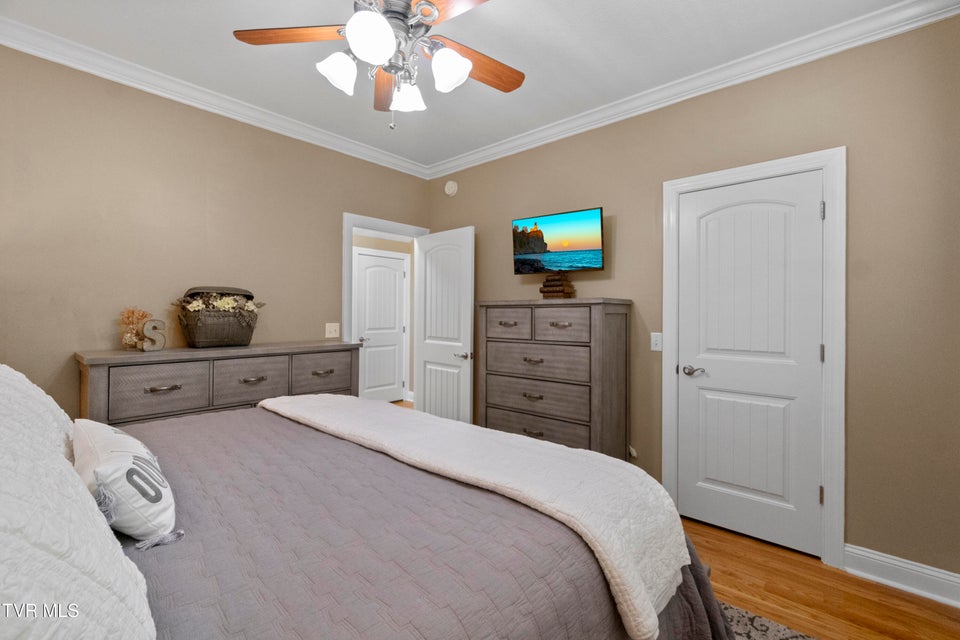 Photo #44: 177 Forest Lane