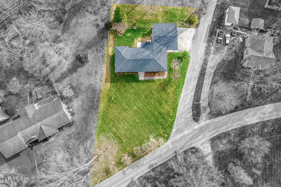 Photo #4: 837 Parkway Boulevard