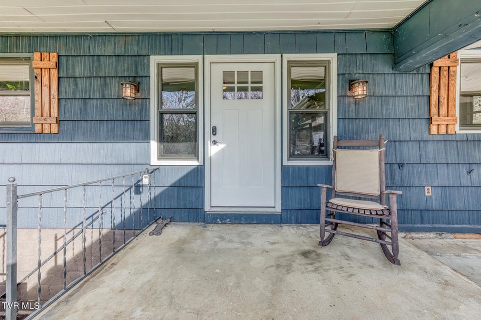 Photo #5: 837 Parkway Boulevard