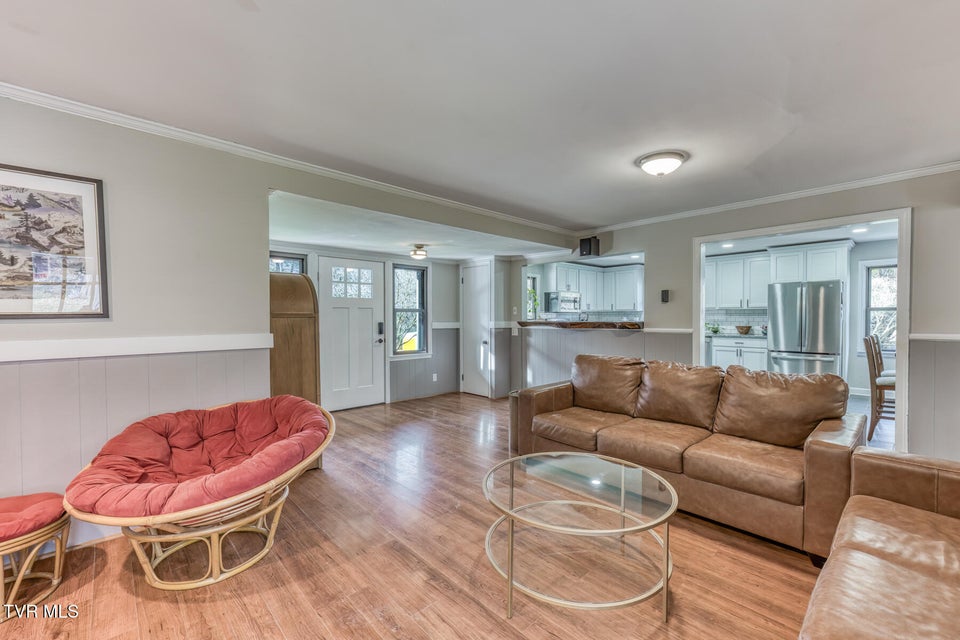 Photo #9: 837 Parkway Boulevard