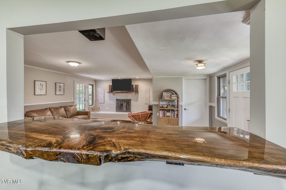 Photo #17: 837 Parkway Boulevard