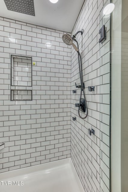 Photo #19: 837 Parkway Boulevard