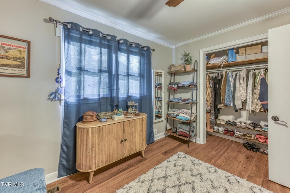 Photo #23: 837 Parkway Boulevard