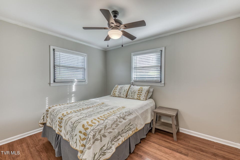 Photo #25: 837 Parkway Boulevard