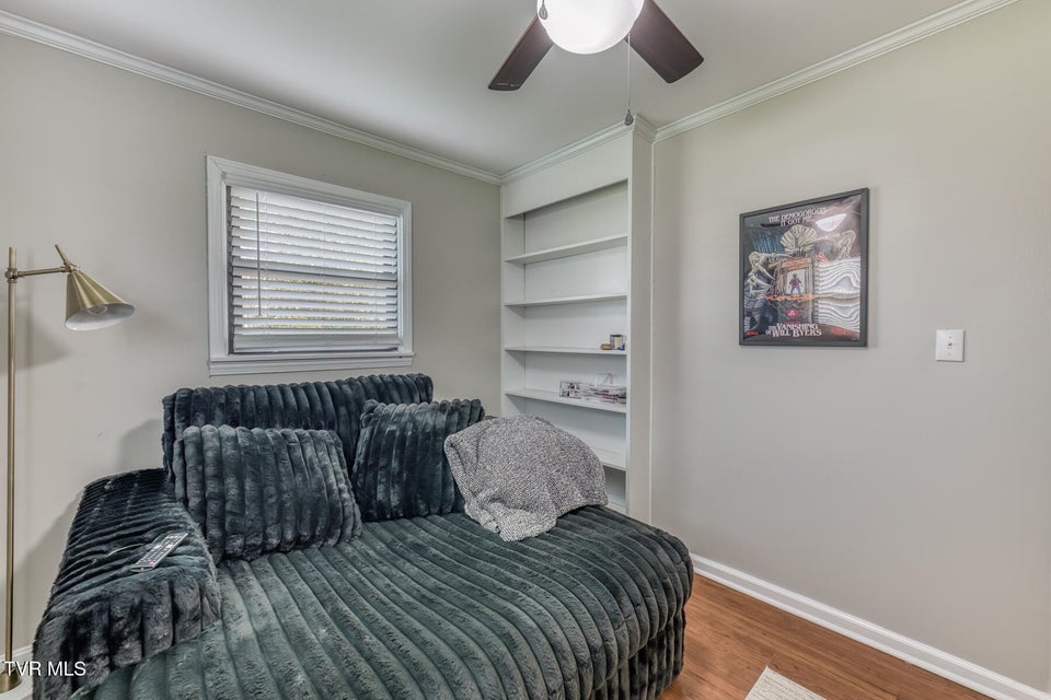 Photo #28: 837 Parkway Boulevard