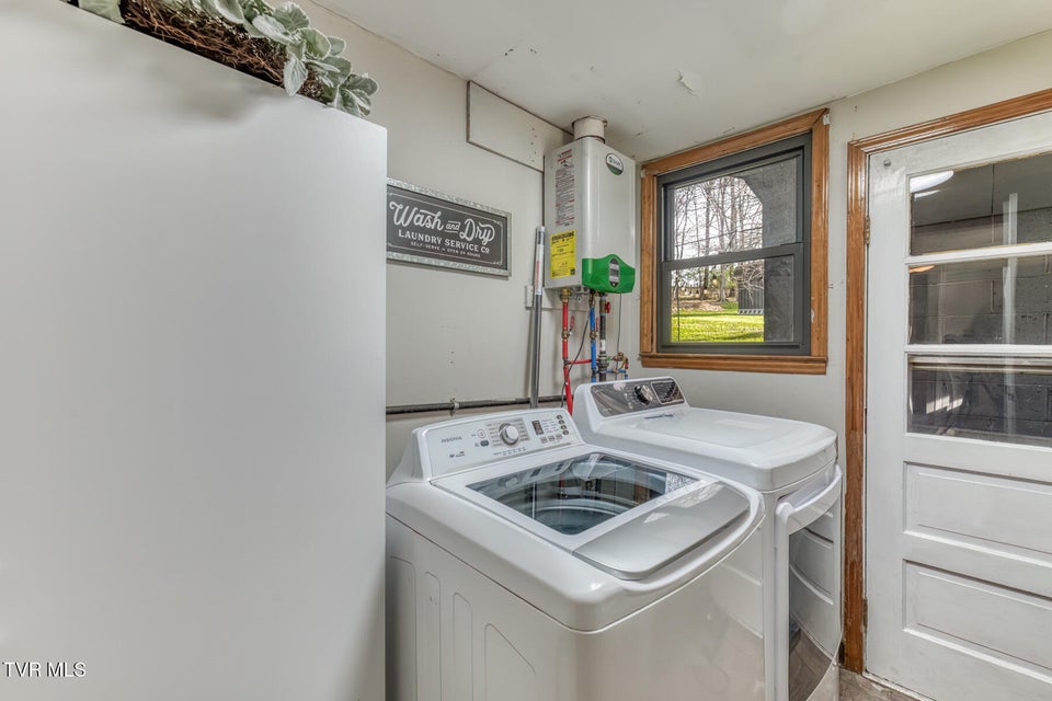 Photo #29: 837 Parkway Boulevard