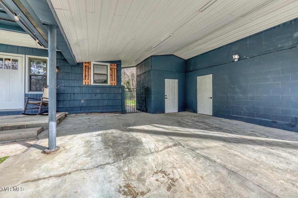 Photo #47: 837 Parkway Boulevard