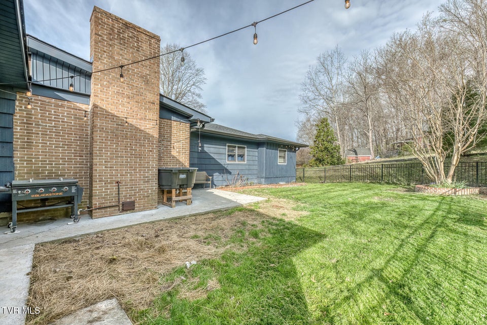 Photo #31: 837 Parkway Boulevard