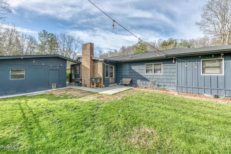 Photo #32: 837 Parkway Boulevard